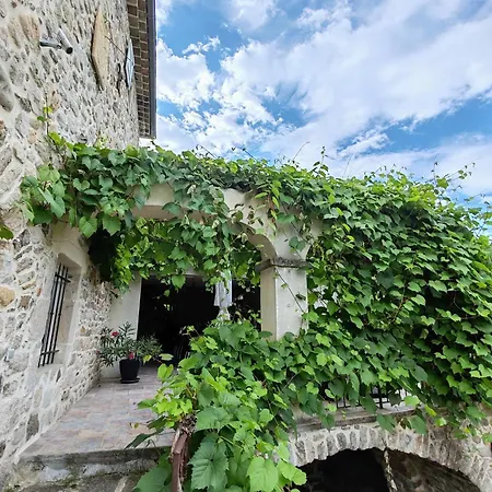 Mas De La Musardiere * Les Assions